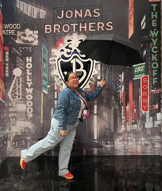 a photo of chelsea candelario wearing dr. scholl’s time off win lace sneakers' title='I Tried the Viral Dr. Scholl’s Sneakers & My Feet Are So Thankful