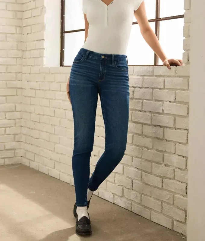 american eagle next level jeggings' title='I Found 15 Pairs of Jeans for Big Butts That Eliminate the Dreaded Waist Gap