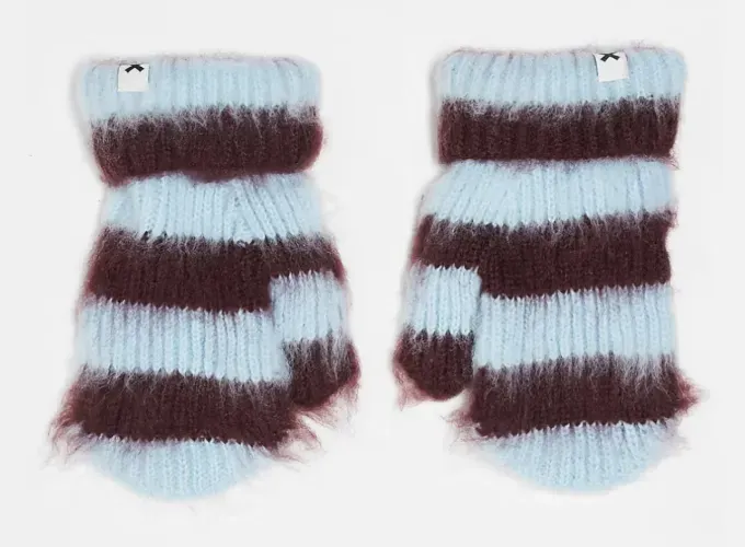 asos collusion gloves frazzled english woman trend' title='‘Frazzled English Woman’ Is the Only Aesthetic I Want to Wear This Winter. Here’s Exactly How to Get the Look
