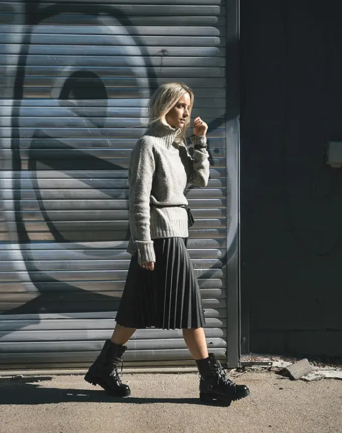 combatboots1' fetchpriority='auto' title='7 Outfit Ideas to Wear with Lace-Up Boots