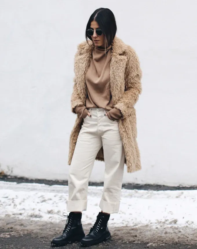 combatboots71' fetchpriority='auto' title='7 Outfit Ideas to Wear with Lace-Up Boots