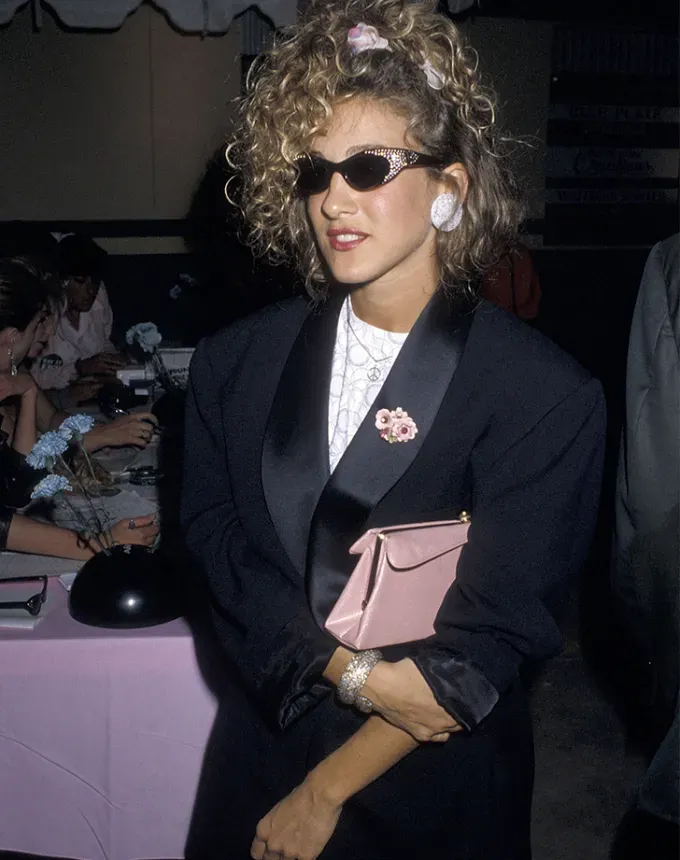 Alt hvad du har brug for at vide om The History of the Scrunchie