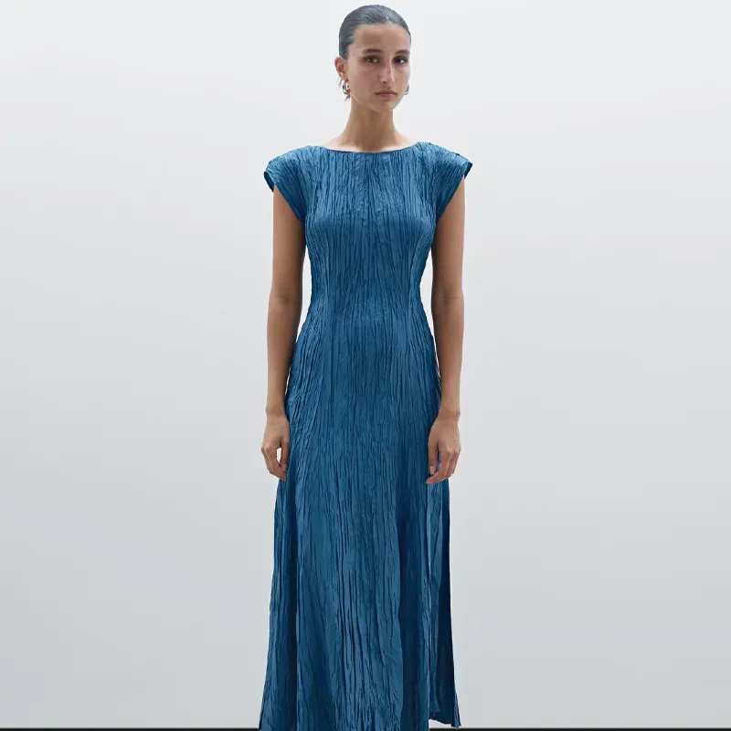 stores like zara Massimo Dutti Pleated Raglan Sleeve Midi Dress' title='11 Stores Like Zara That Deserve Your Immediate Attention