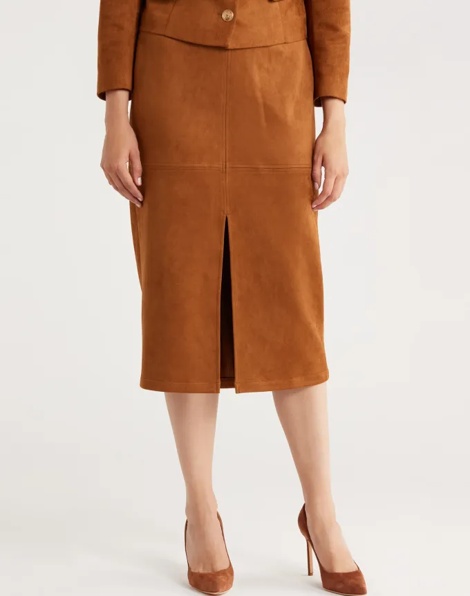 Lorelai Gilmore Style: Faux Suede Pencil Skirt' title='Now That I’m in My 30s I Just Want to Dress Like Lorelai Gilmore