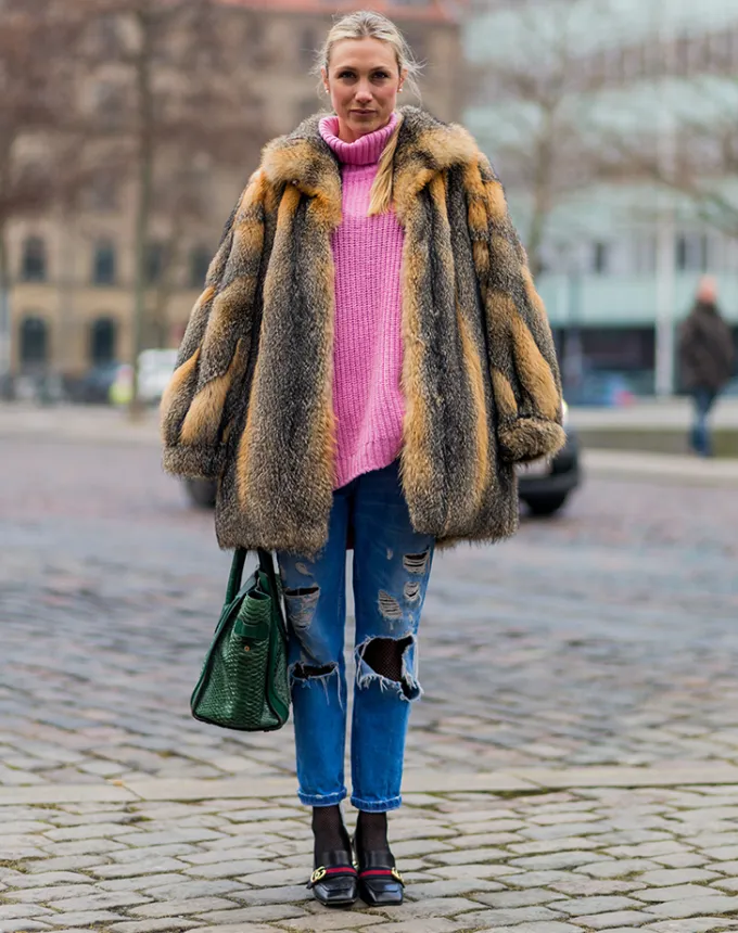 woman wearing tights under her jeans' fetchpriority='auto' title='31 Outfit Ideas for a Sparkly Stylish and Rather Festive December