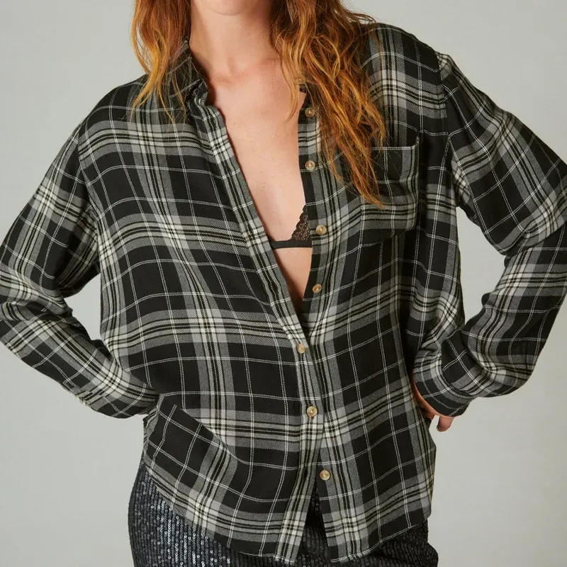 lucky brand flannel shirt' title='Wondering How to Style Flannel? Here Are 17 Outfit Ideas to Try According to a Fashion Editor