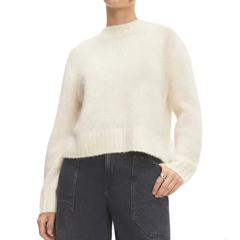 everlane white sweater' title='13 On-Trend Ways to Wear Leather Pants in 2024 (Plus One Look to Definitely Avoid)