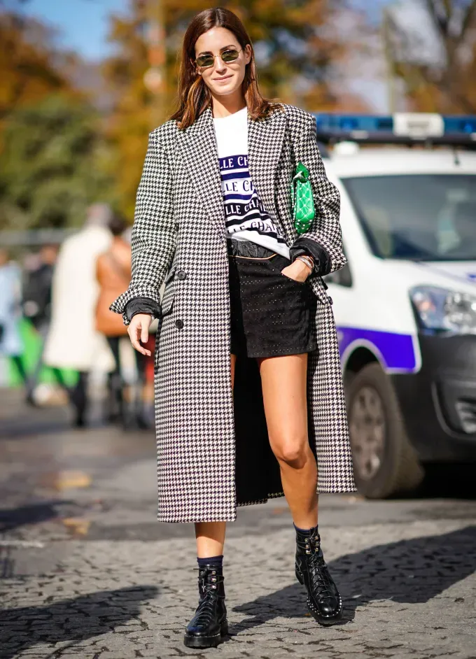 black skirt outfit ideas mini long jacket' fetchpriority='auto' title='22 Easy Black Skirt Outfit Ideas for When You Have Five Minutes to Get Dressed