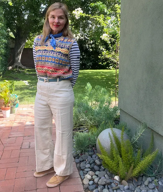 Colette-petite-pants-review: woman wearing white pants' title='Is the Anthropologie Colette the Perfect Pant for Petites? 3 Editors Test and Tell