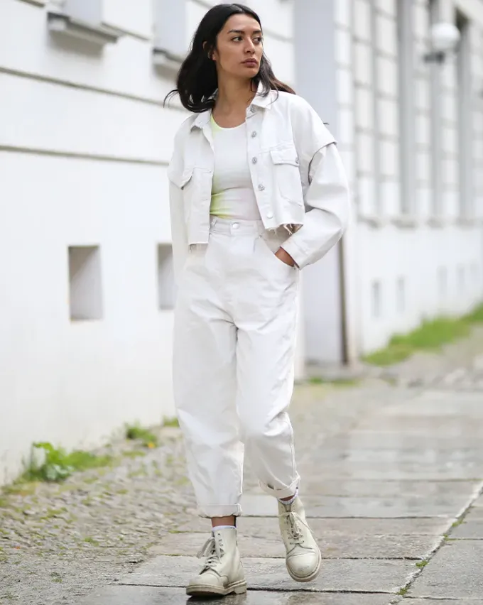 winter white outfits denim on denim' fetchpriority='auto' title='16 Winter White Outfits to Brighten Your Cold Weather Wardrobe