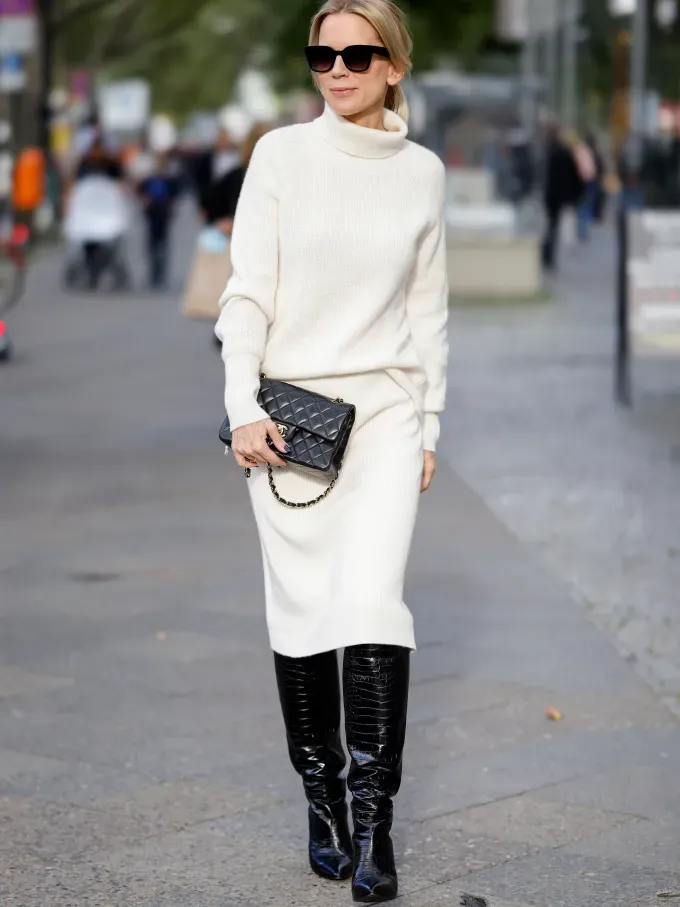 winter white outfits sweater set' fetchpriority='auto' title='16 Winter White Outfits to Brighten Your Cold Weather Wardrobe