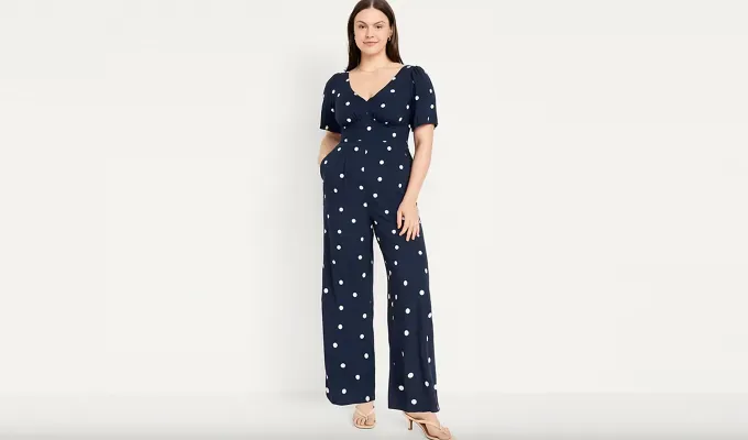 old navy stores like abercrombie & fitch' title='14 Stores Like Abercrombie & Fitch for Staple Pieces and Trends Alike