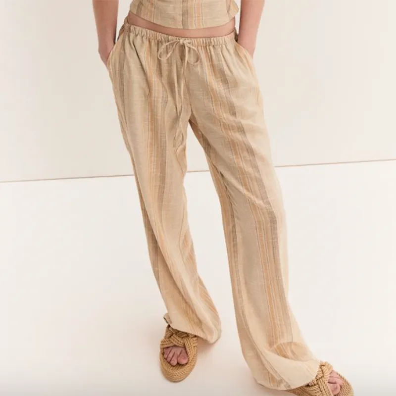hm linen pants' title='14 Stores Like Abercrombie & Fitch for Staple Pieces and Trends Alike