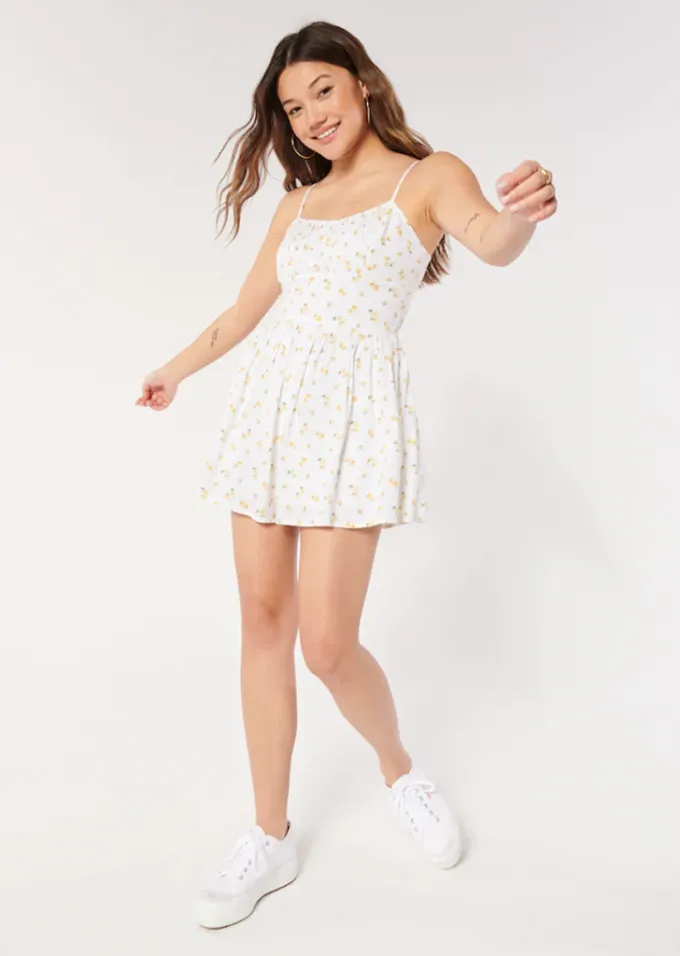 hollister' title='14 Stores Like Abercrombie & Fitch for Staple Pieces and Trends Alike