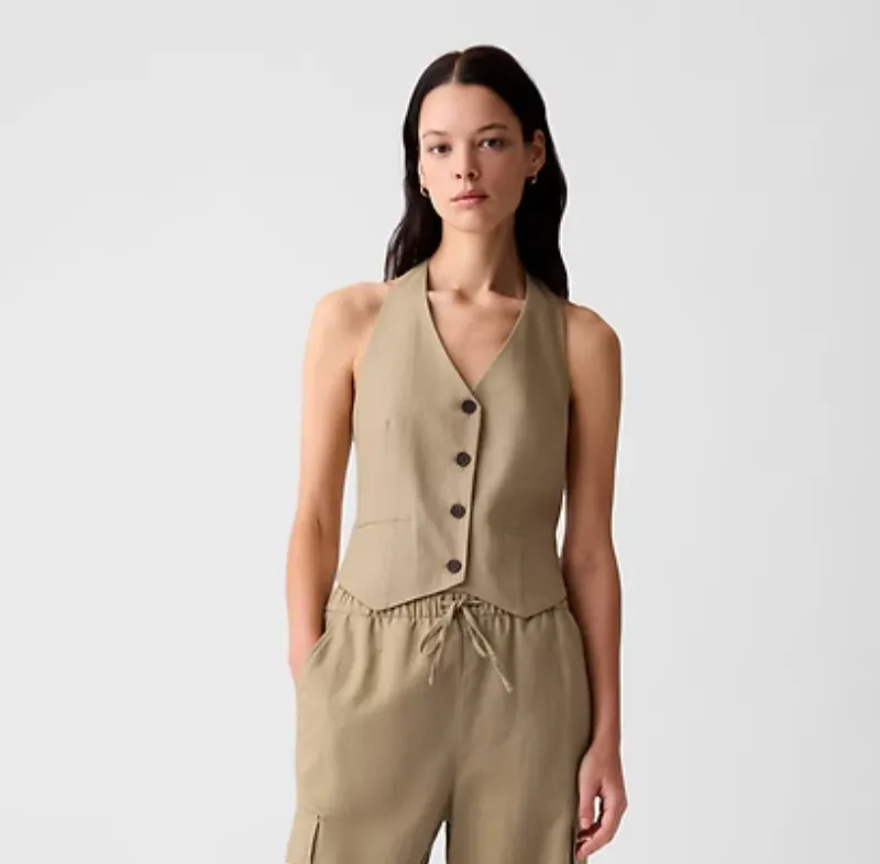 Screenshot 2024 04 19 at 1.34.04 PM' title='14 Stores Like Abercrombie & Fitch for Staple Pieces and Trends Alike