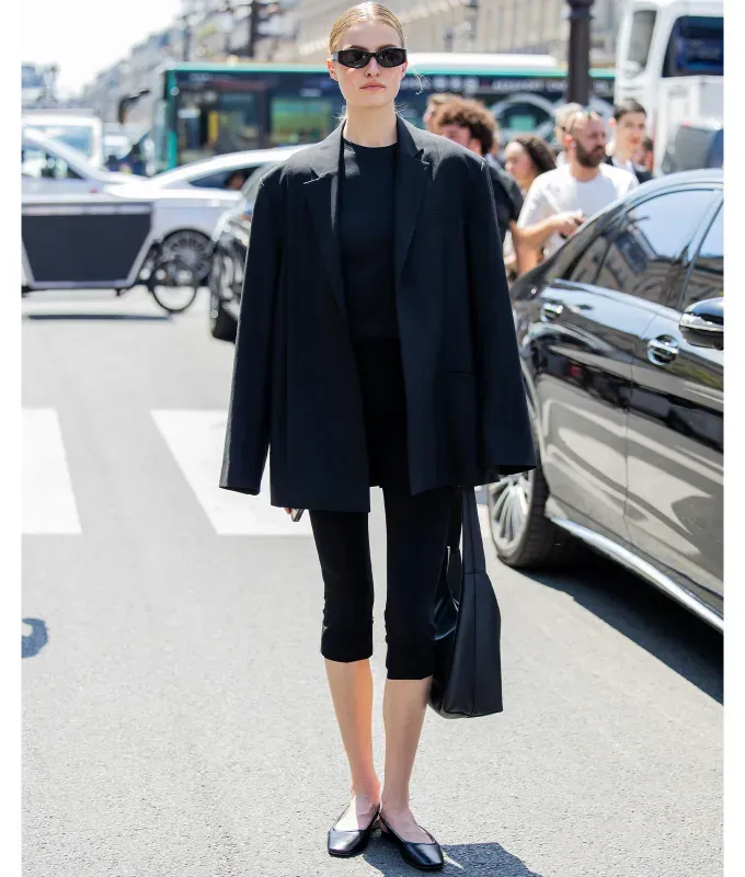 how to style capris shapes' fetchpriority='auto' title='How to Style Capris Like It’s 2024 (Plus One Look That’s Best Left in the Early Aughts)