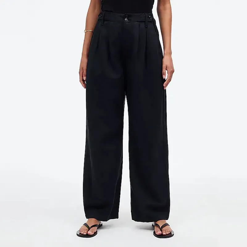 pleated pants petites madewell' title='5 Rules for Wearing Wide-Leg Pleated Pants as a Petite According to a 5’ 1 Editor and a Stylist