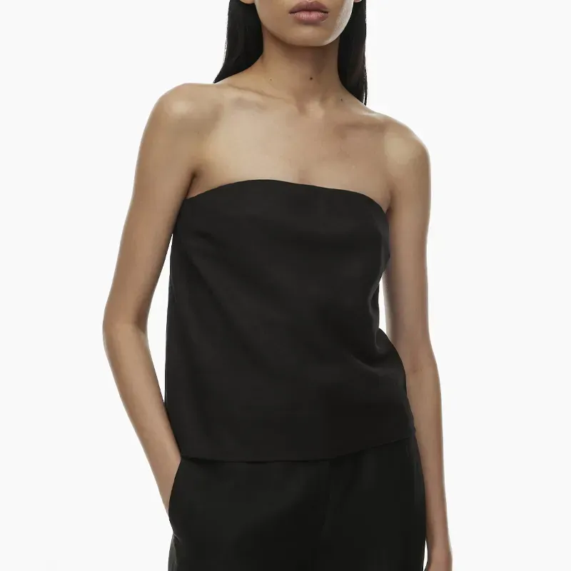 babaton linen tube top 90s fashion trend' title='The ‘90s Fashion Revival Is in Full Swing—Here’s How to Wear the Trend This Summer