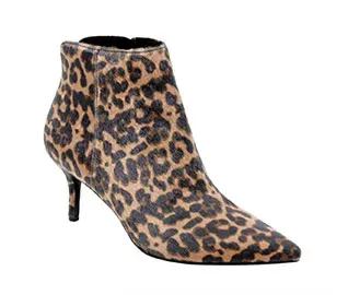 cd boots' title='Wondering How to Wear Ankle Boots With Skinny Jeans? Just Follow These Style Rules and You’ll Be Good to Go