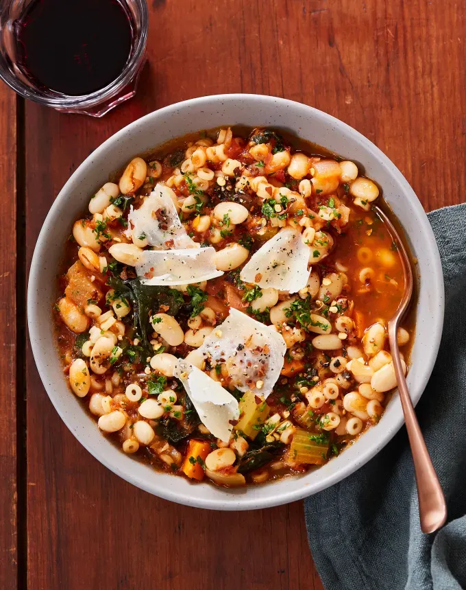 postpartum freezer meals: slow cooker pasta e fagioli soup' title='31 Postpartum Freezer Meals Any Parent Will Appreciate