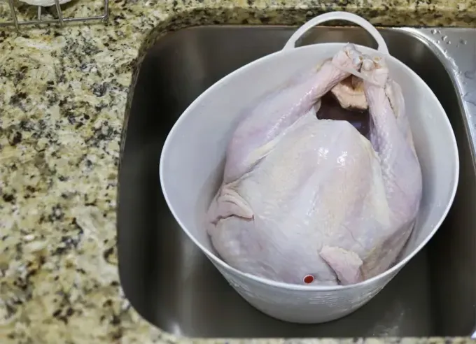 how to thaw a frozen turkey dont leave it at room temp' fetchpriority='auto' title='Help It’s Thanksgiving Morning and My Bird Is Still Frozen! Here’s How to Quickly Thaw a Turkey and Save the Day