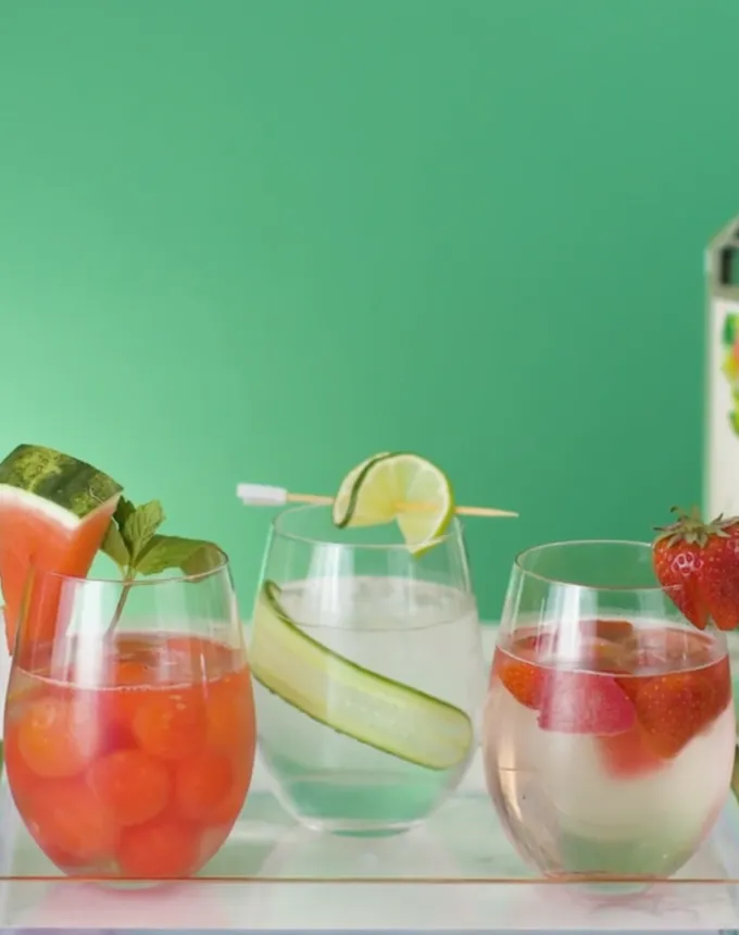 low sugar cocktails zero sugar spritz' title='20 Delicious Low-Sugar Cocktails That Aren’t Syrupy-Sweet