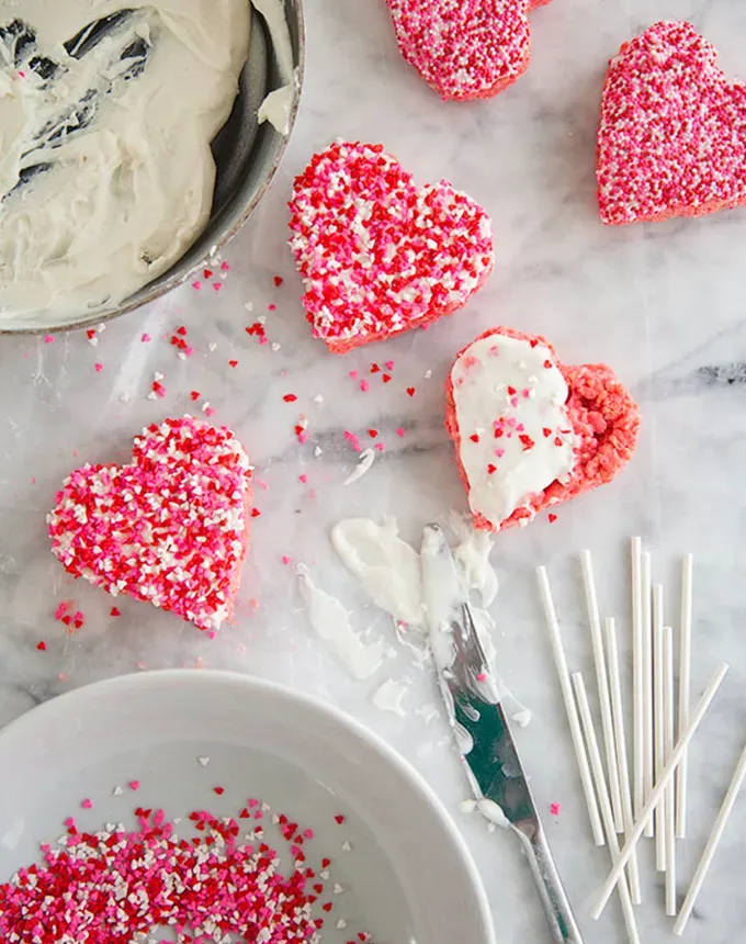 valentines day snacks: heart shaped rice krispie treats.' title='31 Valentine’s Day Snacks That Make Sweet Lunchbox Treats