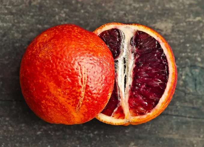 types of oranges blood orange' fetchpriority='auto' title='10 Types of Oranges for Juicing Snacking and Everything in Between