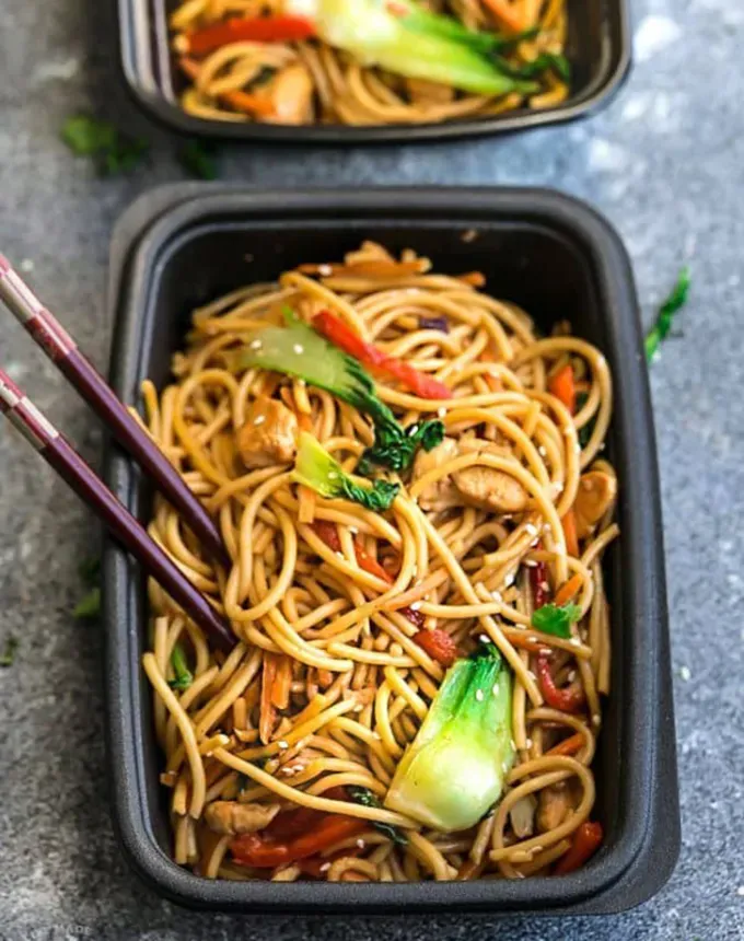 easy slow cooker chicken lo mein noodles recipe1' title='40 Chicken Meal Prep Recipes That Never Get Boring