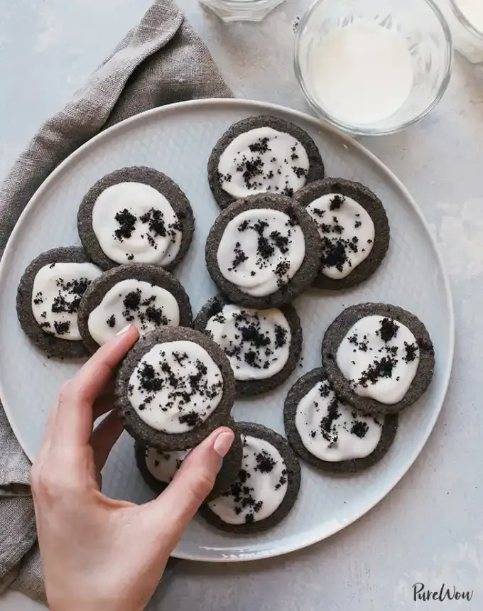 easy summer dessert recipes: cookies and cream shortbread cookies' title='92 Easy Summer Desserts to Devour from Now Until Labor Day