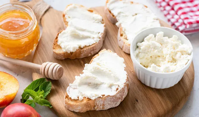 What Is Ricotta ' fetchpriority='auto' title='Ricotta vs. Cottage Cheese: What’s the Difference?