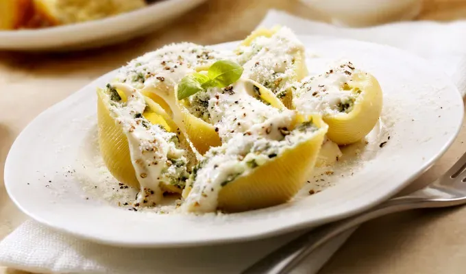 Can You Replace Ricotta with Cottage Cheese and Vice Versa?' fetchpriority='auto' title='Ricotta vs. Cottage Cheese: What’s the Difference?