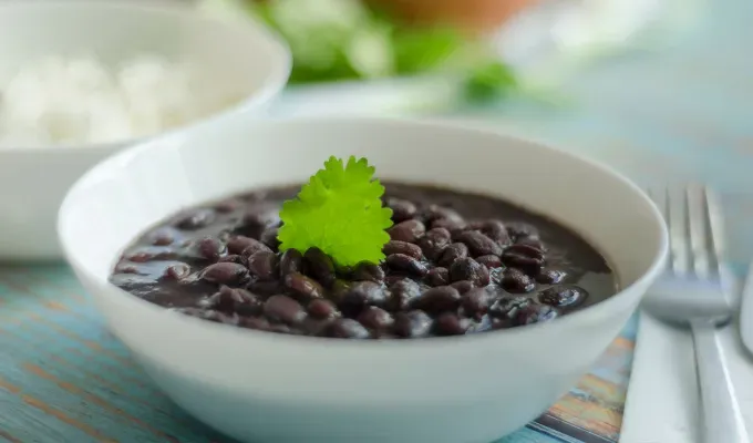 Black Beans Top Healthiest Beans' fetchpriority='auto' title='The 10 Healthiest Beans You Can Eat According to a Dietician