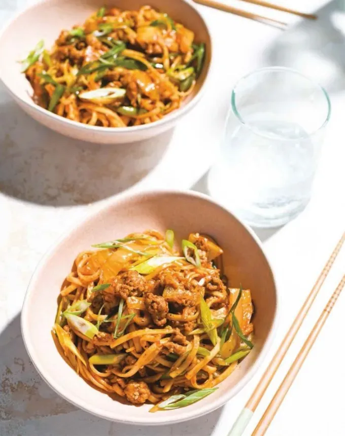 easy dinner recipes: Stir Fried Noodles with Kimchi and Pork' title='65 Easy Dinner Recipes for Beginners (That Even the Most Culinarily Challenged Can Manage)