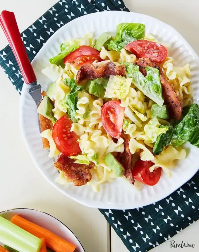 easy dinner recipes: blt pasta salad' title='65 Easy Dinner Recipes for Beginners (That Even the Most Culinarily Challenged Can Manage)