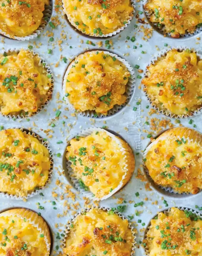 christmas snacks: mac and cheese cups' title='65 Christmas Snacks Even the Busiest Hosts Can Pull Off