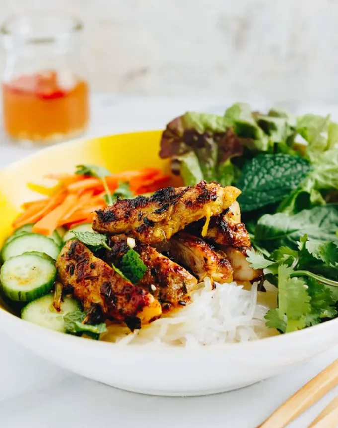 easy asian noodle recipes vietnamese lemongrass chicken noodle salad' title='26 Easy Asian Noodle Recipes You’ll Want to Add to Your Weekly Rotation