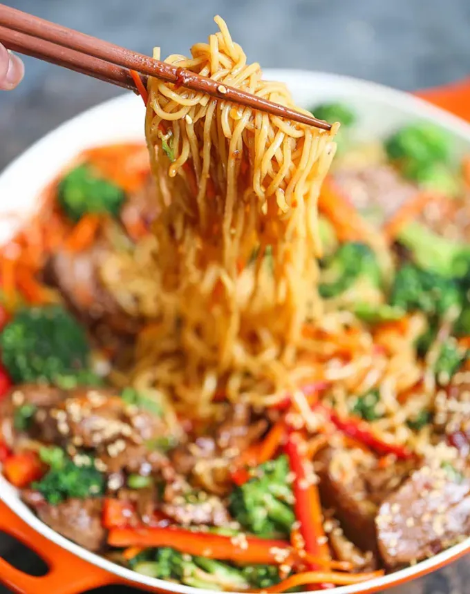 easy asian noodle recipes garlic sesame noodles' title='26 Easy Asian Noodle Recipes You’ll Want to Add to Your Weekly Rotation