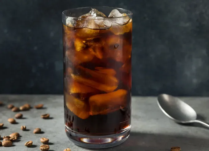 nitro cold brew vs cold brew: cold brew' fetchpriority='auto' title='Nitro Cold Brew vs. Cold Brew: Everything You Need to Know About the Popular Coffee Drinks According to a Former Barista
