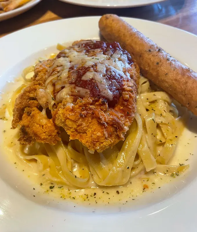 applebee’s 2 for $25 menu review: chicken parm fettuccine' title='I Tasted Every Item on Applebee’s 2 for $25 Menu—This Is the Perfect Order