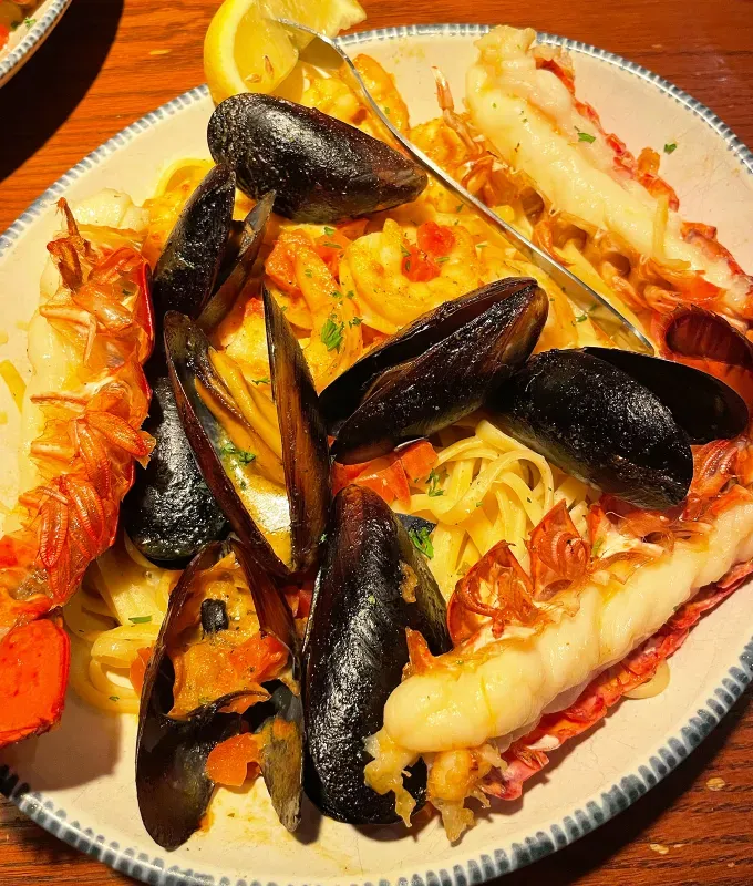 red lobster lobsterfest review: bar harbor lobster bake' title='Red Lobster’s Lobsterfest Is Back—Here’s a Food Editor’s Review of Every Main Dish