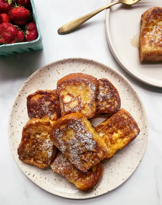 toddler meals: hawaiian roll french toast' title='25 Toddler Meals That Are Easy and Lazy Parent–Friendly (and Mostly 30 Minutes or Less)
