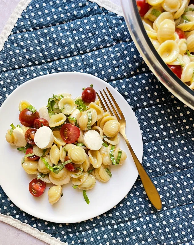toddler meals: caprese pasta salad' title='25 Toddler Meals That Are Easy and Lazy Parent–Friendly (and Mostly 30 Minutes or Less)