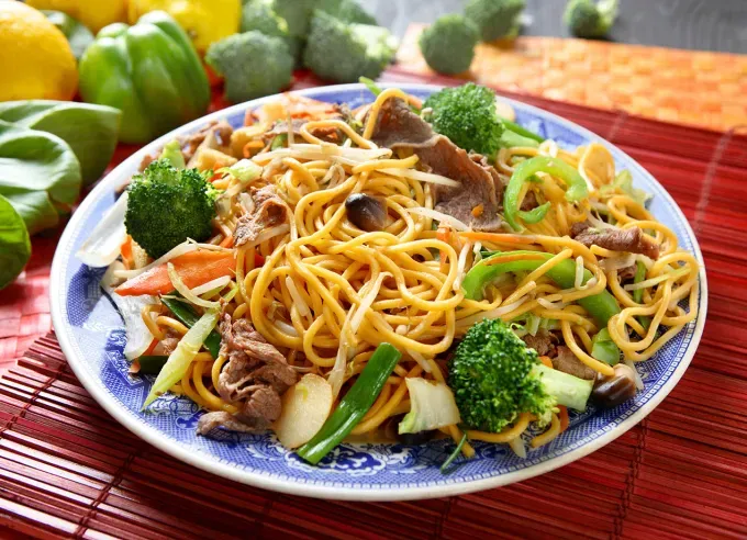 chow mein vs lo mein: chow mein noodles' fetchpriority='auto' title='Chow Mein vs. Lo Mein: What’s the Difference Between These Noodle Dishes?
