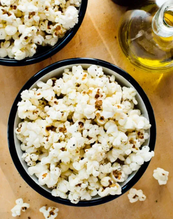 healthy midnight snacks: popcorn' title='25 Healthy Late-Night Snacks to Satisfy Midnight Cravings