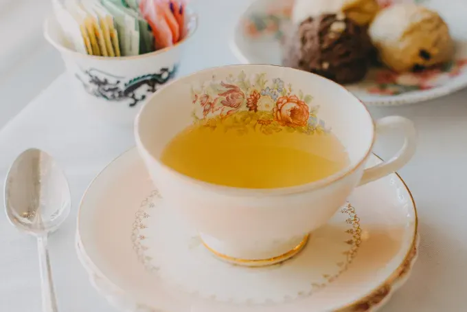 types of tea: white tea' fetchpriority='auto' title='6 Types of Tea to Consider for Your Next Cuppa from Green to Oolong