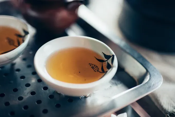 types of tea: oolong tea' fetchpriority='auto' title='6 Types of Tea to Consider for Your Next Cuppa from Green to Oolong