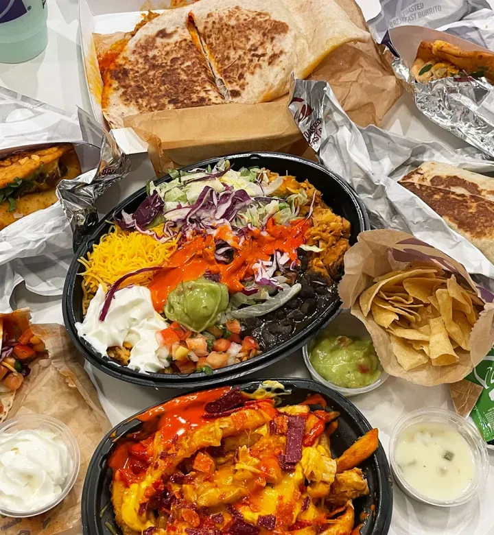 Die Rangliste (und Fotos) eines Lebensmittelredakteur von Taco Bells 10 neuesten Menüpunkten, einschließlich gerösteter Cheddar Street Chalupas