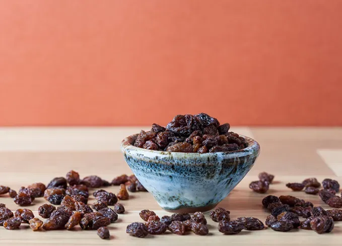 high protein fruits: raisins' fetchpriority='auto' title='12 High-Protein Fruits to Add to Your Diet According to a Nutritionist