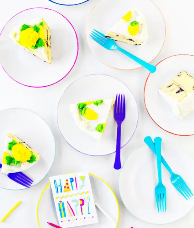 easy-crafts-for-adults-color-rimmed-plates' fetchpriority='auto' title='58 Crafts for Adults That Won’t End Up in the Trash in Two Months